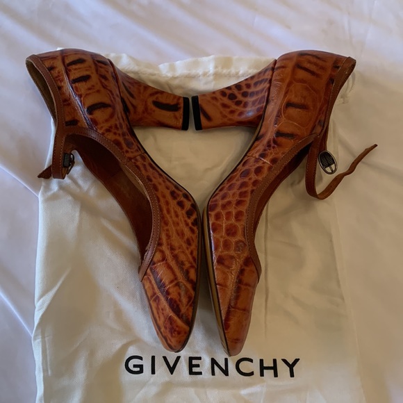 Givenchy New Ladies Heels New - Picture 3 of 9